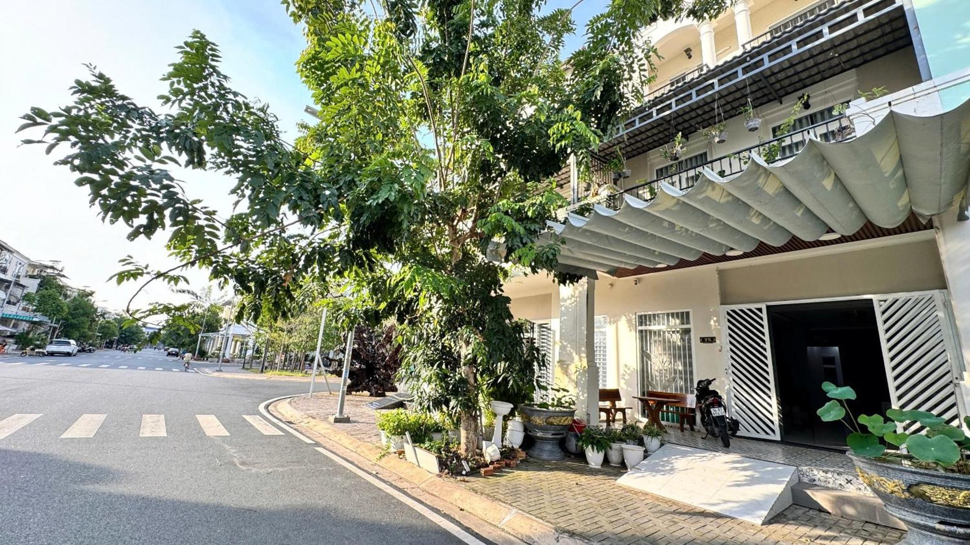 La Homestay Long Xuyên Екстериор снимка